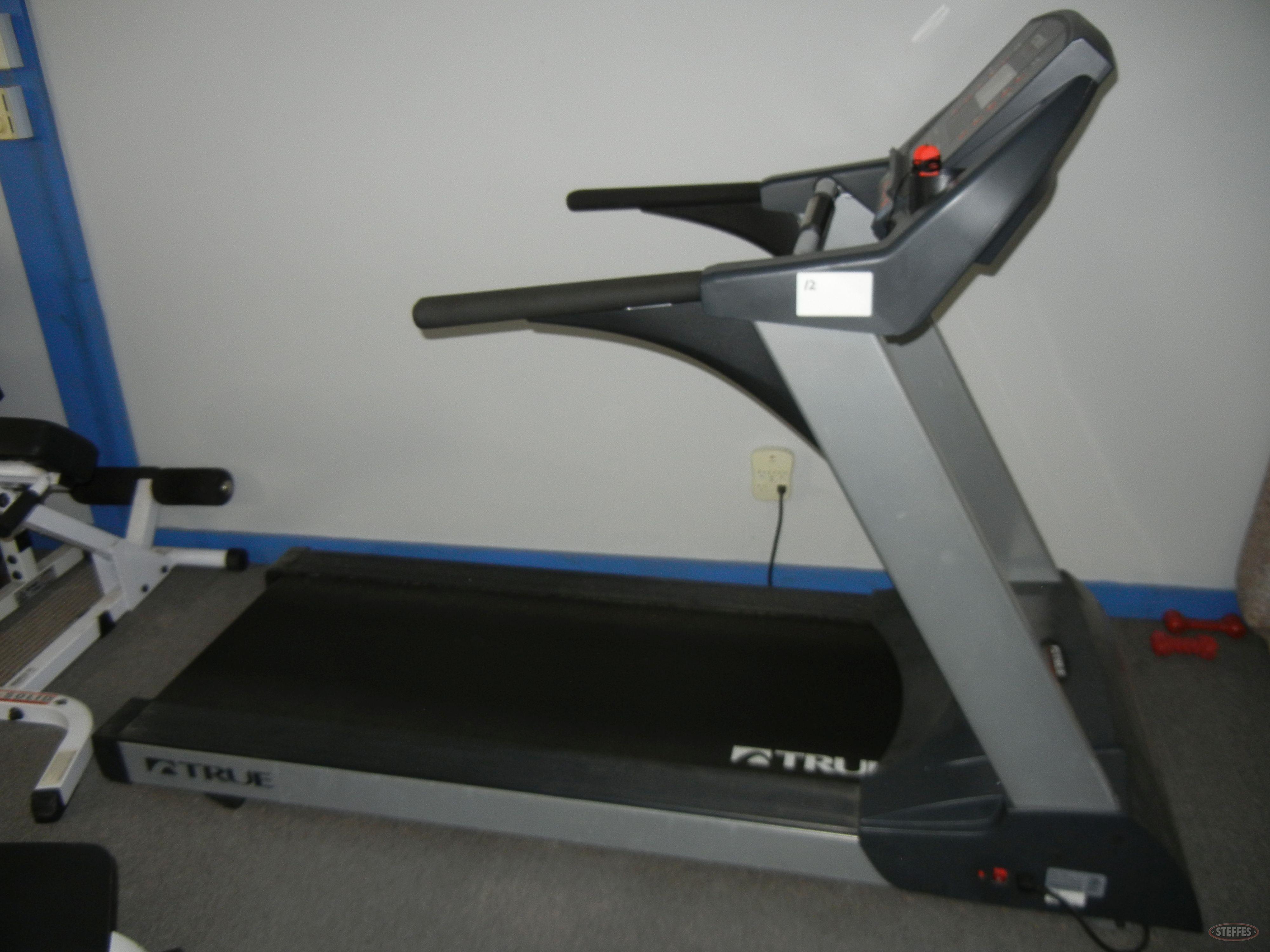 True Performance Series PS100 treadmill_5.JPG